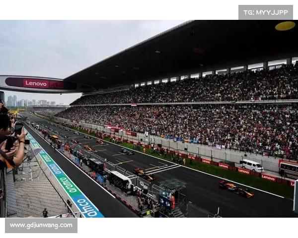 F1上海大奖赛启用双场景观赛模式预计吸引22万人次参与盛况 F1上海大奖赛启用双场景观赛模式预计吸引22万人次参与盛况